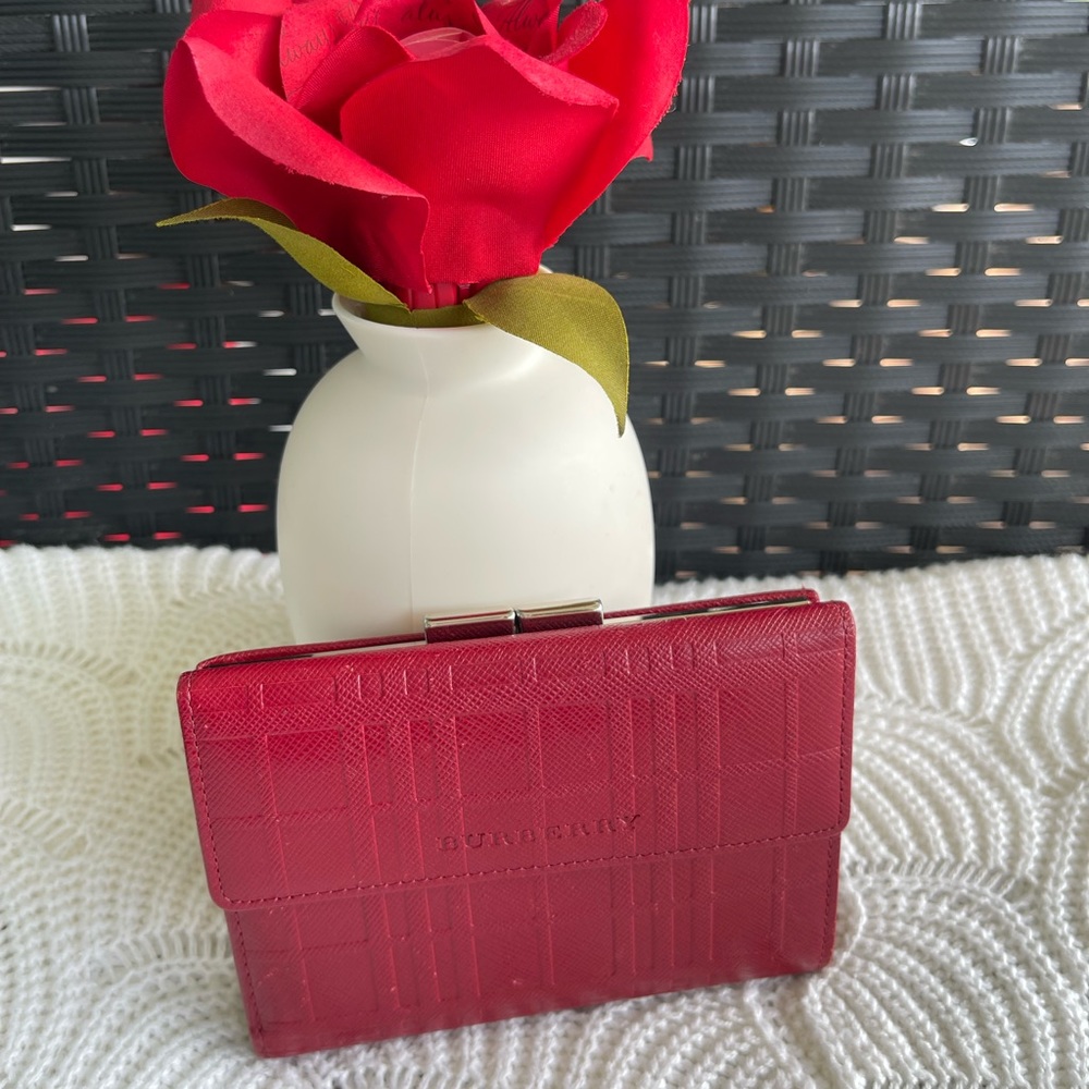 💯Authentic Burberry Kisslock Bi-fold Wallet